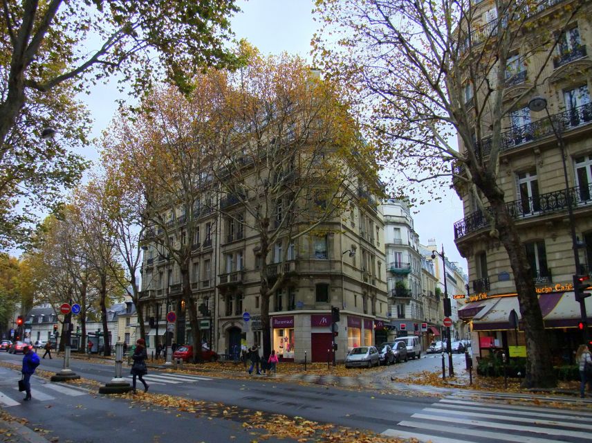 Lifestyle Tour of Saint-Germain-des-Prés - Small Group Size and Multilingual Guides: 8 People, Real Questions