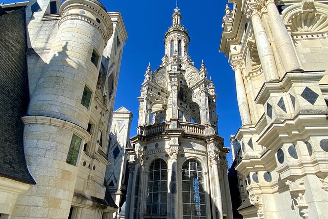 Live Guided Chenonceau, Chambord, Amboise Castles trip from Paris - Château de Chenonceau: The Ladies’ Castle, Skip-the-Line, and Garden Time
