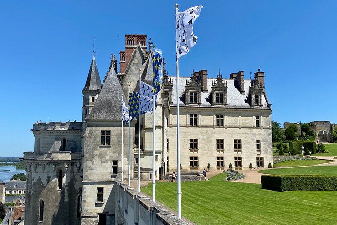 Live Guided Chenonceau, Chambord, Amboise Castles trip from Paris - Château de Chambord: 440 Rooms and the Double Spiral Staircase