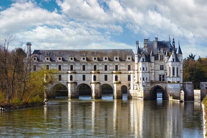 Loire 3 Best Castles with Wine Tasting Private trip from Paris - How this 12-to-13 hour Loire day works (and why it’s a good idea)