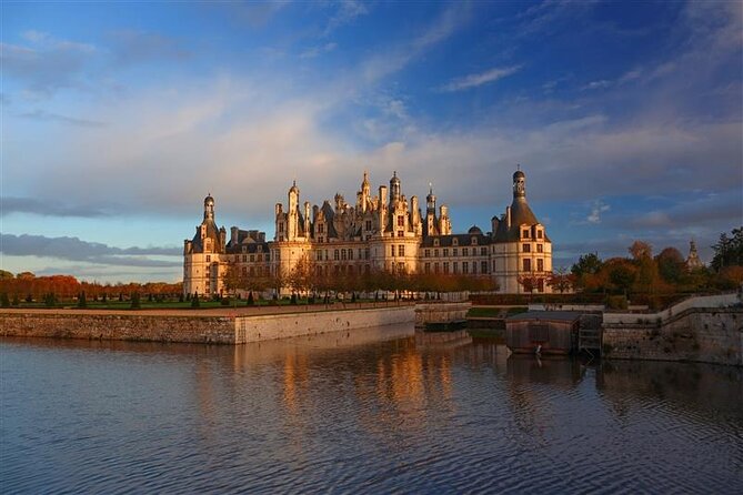 Loire 3 Best Castles with Wine Tasting Private trip from Paris - Stop 2: Château Royal d’Amboise—where kings and Leonardo connect