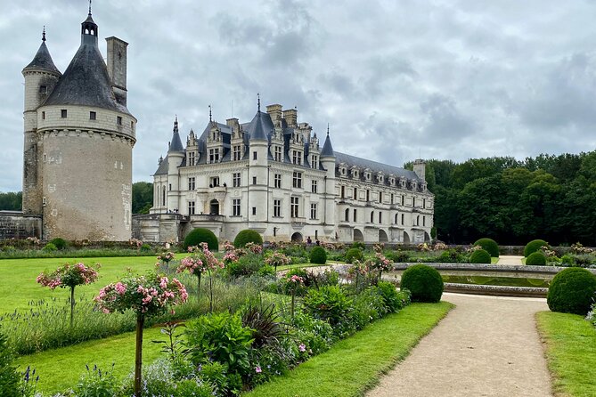 Loire Castles Chenonceau, Chambord & 2 Wineries Private Trip - Entering Chambord: Francis I, the 440 Rooms, and the Staircase Trick