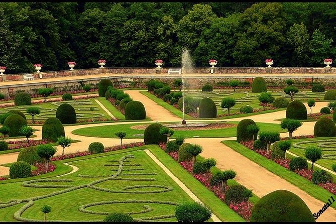 Loire Valley 2 Days private tour all inclusive from Paris with train tickets - Swapping Paris traffic for a train rhythm to the Loire