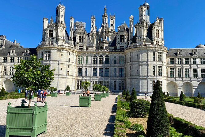 Loire Valley Castles Chenonceau Amboise & Da Vinci Small Group - Head back to Paris: managing the late arrival