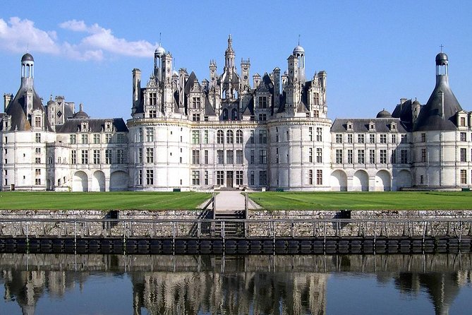 Loire Valley Castles Guided Day Trip from Paris in Minivan - Quick Take: What You’ll Notice Right Away