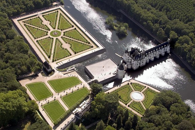 Loire Valley Castles Guided Day Trip from Paris in Minivan - Lunch Strategy: Don’t Let Food Become the Day’s Plot Twist