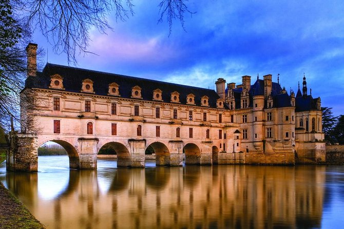 Loire Valley Castles Private Day Trip from Paris - Paris pickup at 8:00 am and the drive that sets the tone