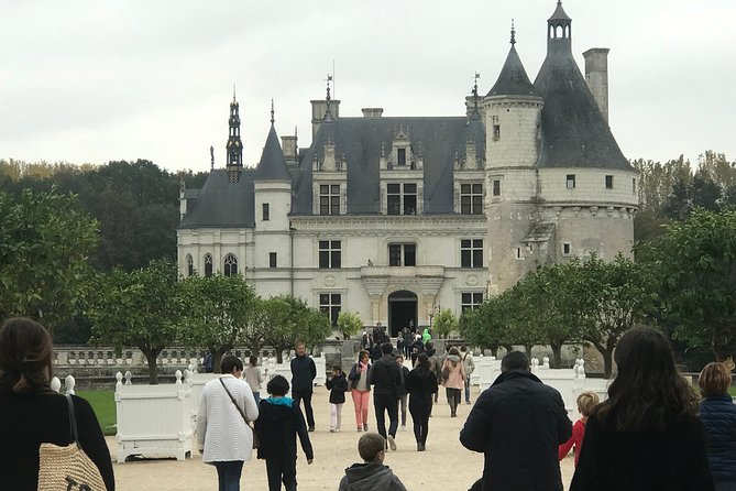 Loire Valley Castles Small-Group Day Trip from Paris - Pace, walking, and comfort: plan like you’ll be on your feet