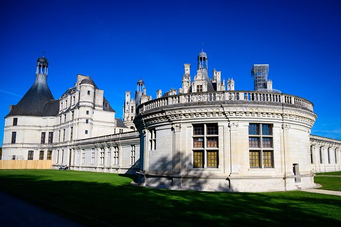 Loire Valley - Chambord Castle - DayTrip from Paris - Stop 1: Château de Chambord and its Francis I hunting-lodge magic