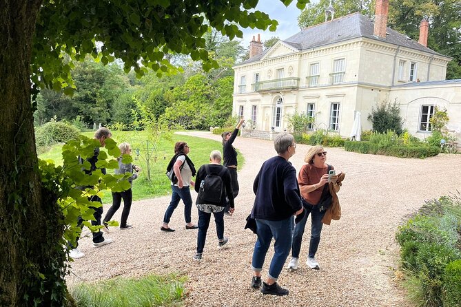 Loire Valley Private Day Trip with Chambord Winery Visit & Lunch - What to expect from your guide (Lionel or Alex)