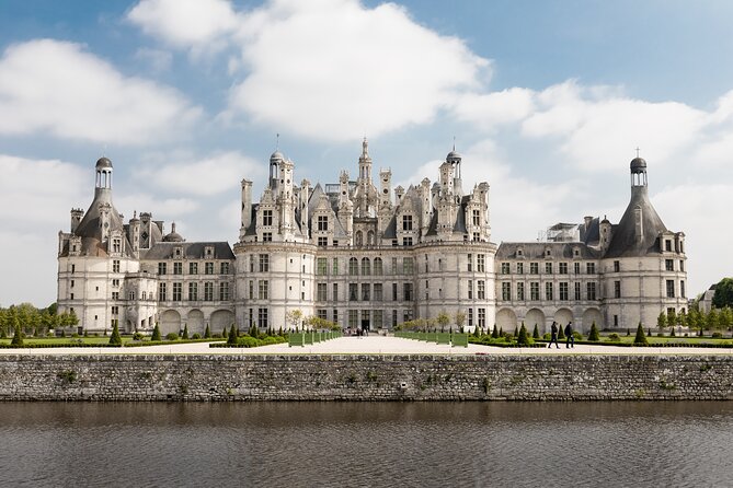 Loire Valley Private Day Trip with Chambord Winery Visit & Lunch - What $1,100 buys: private transport, meals, and wine time
