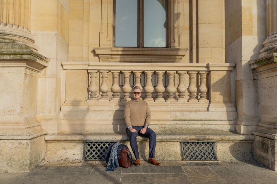 Louvre area photo shoot by Paris photographer - Key things worth knowing before you book