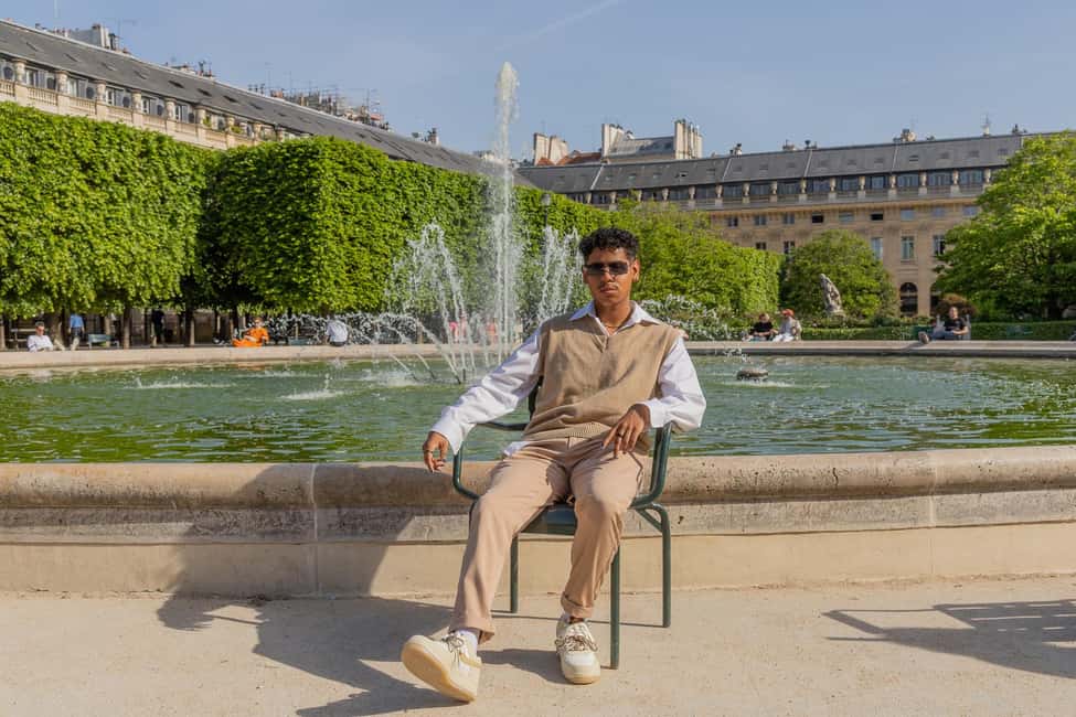 Louvre area photo shoot by Paris photographer - FAQ