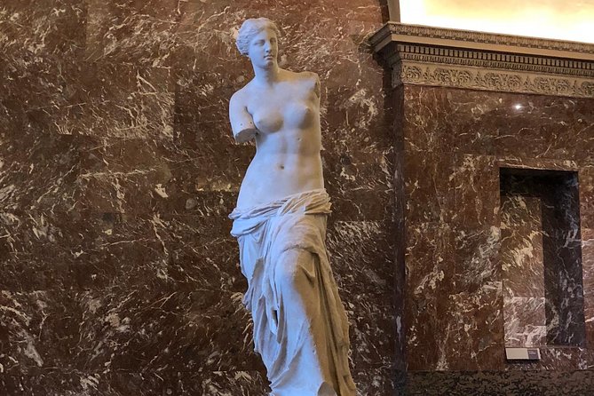 Louvre: Everything but the Mona Lisa - Limited to 6 Guests - Meeting the guide at the Louvre pyramid area
