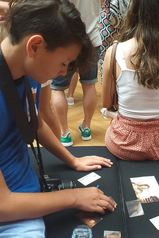 Louvre Guided Treasure Hunt for Families and Kids - Age-Matched Booklets for Ages 3–6 and 7–12