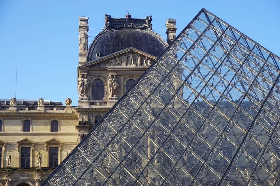 Louvre Guided Treasure Hunt for Families and Kids - How the Clue Cards Turn the Museum Into a Puzzle