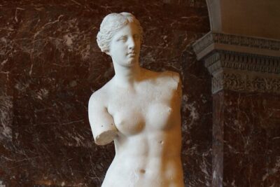 Louvre Half-Day Private Tour - Sully Medieval Section: The Palace Story Before the Art