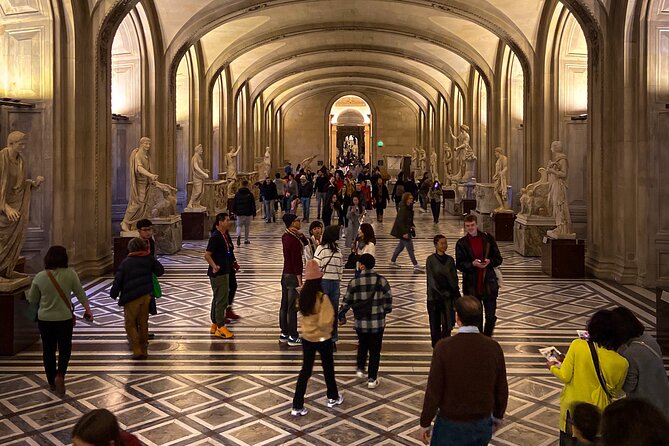 Louvre Highlights & Mona Lisa Access with Expert Guide - Louvre Pyramid First Impressions: The Building as a Preview