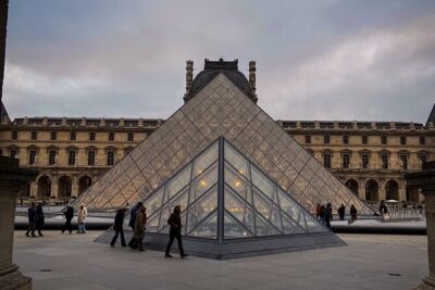 Louvre Highlights & Mona Lisa Guided Tour - Timed Entry at the Louvre Pyramid: Why This Tour Starts Smarter