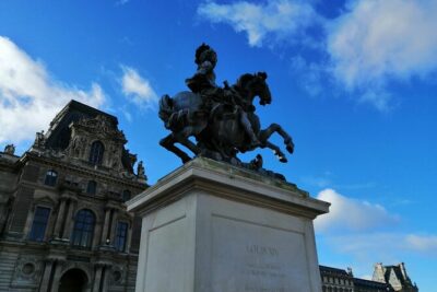 Louvre Highlights Tour for Kids Ticket Included - Pre-booked tickets: the real time-saver