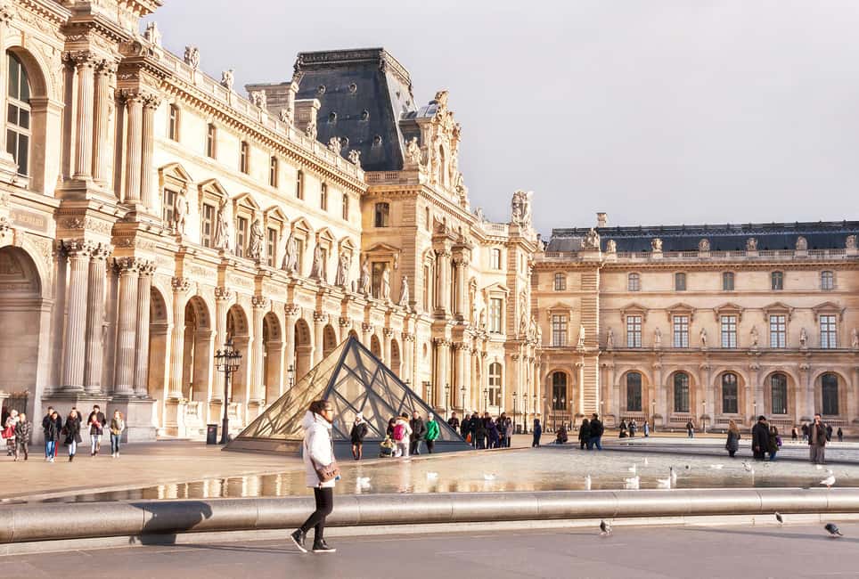 Louvre Masterpieces Private Guided Tour with Reserved Access - Fortress Shadows: From Medieval Foundations to a Different Louvre