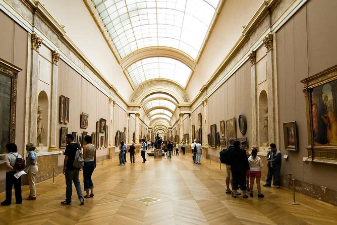 Louvre Museum Guided Family Treasure Hunt - Age-based activity booklets: the secret weapon for attention