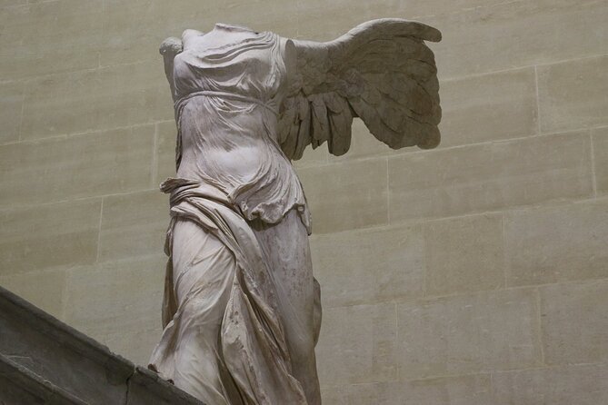 Louvre Museum: Guided Tour at Closing Time with Mona Lisa - Sculptures that balance the painting frenzy
