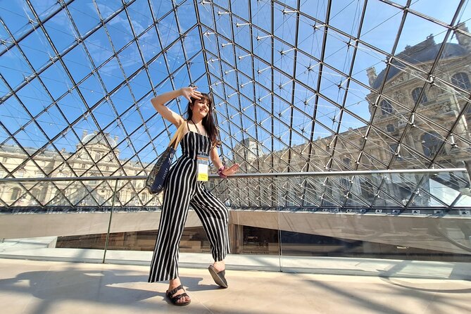 Louvre Museum Guided Tour with Artist - Stop 2: The Louvre Pyramid and why it caused controversy