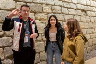Louvre Museum : Kids-Friendly Private Tour with Entry Tickets - The 2-hour plan: what you can realistically expect to see