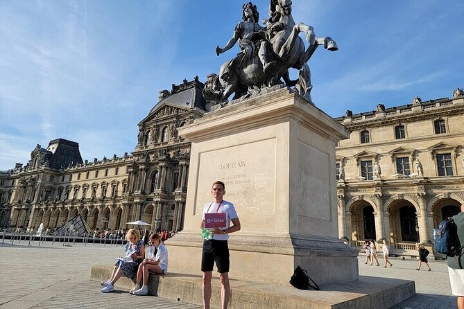 Louvre Museum & Mona Lisa Semi-Private Guided Tour (Max 6 People) - Starting at the Louvre Pyramid: Where You Get Your Bearings Fast