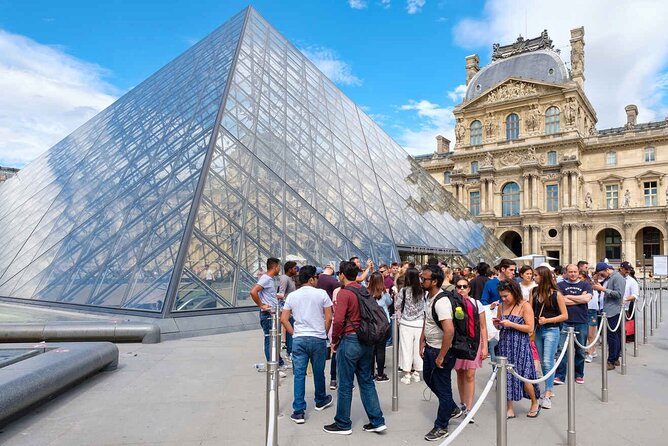 Louvre Museum Paris Tickets - The palace atmosphere: royalty past, plus gardens and fountains nearby