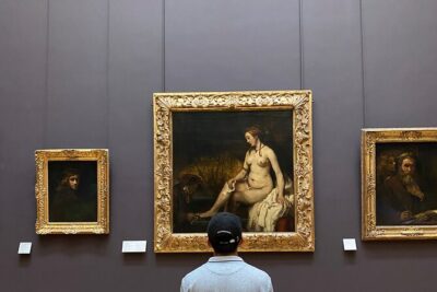 Louvre Museum Private Guided Tour | Expert Guide | Reserved Entry - Meeting at the Louvre Pyramid: how the start works