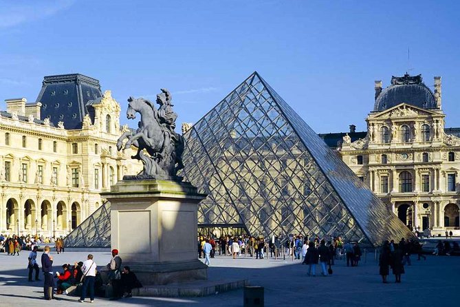 Louvre Museum Small Group Spanish Guided Tour - First: Meeting at Coligny and How to Time Your Entry