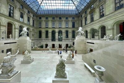 Louvre Museum Timed Entry Ticket with Audio Guide in 4 languages - Your audio guide in 4 languages: phone-based, not machine-based
