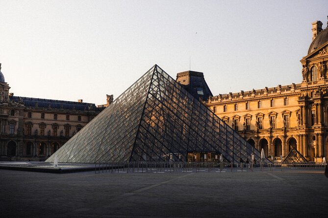 Louvre Private Tour – The Essentials and More with Expert Guide - The 2-hour highlights plan: Mona Lisa, Venus de Milo, and Napoleon’s Coronation