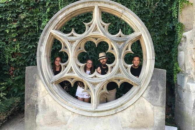 Marais District 2-Hour Private Walking Tour in Paris - Hôtel de Ville and the Jewish Quartier thread: learning the neighborhood’s identity