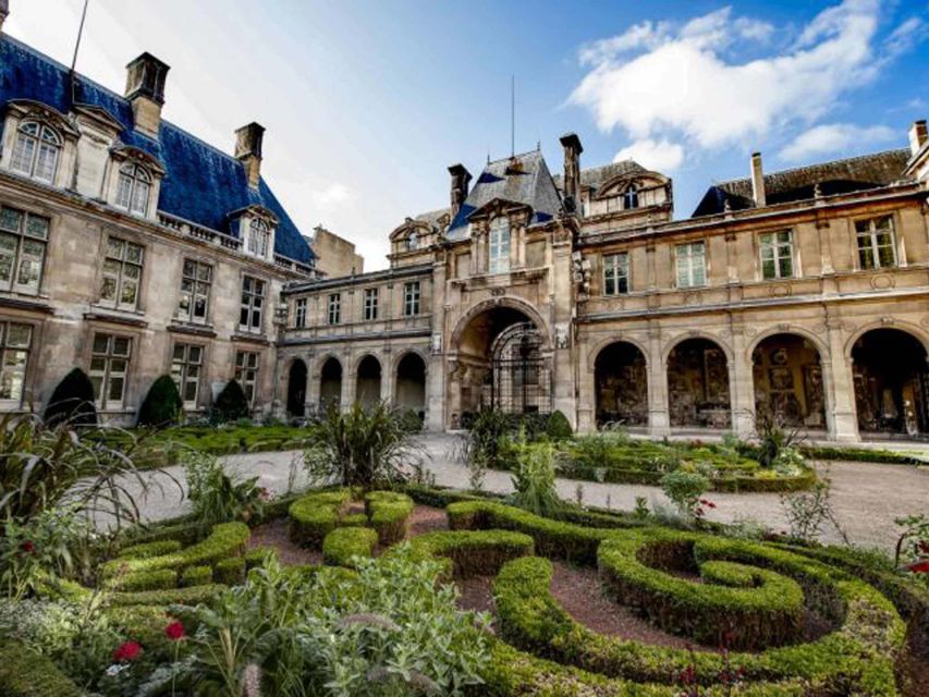 Marais District of Paris Guided Walking Tour - Place des Vosges: the square that holds the story together