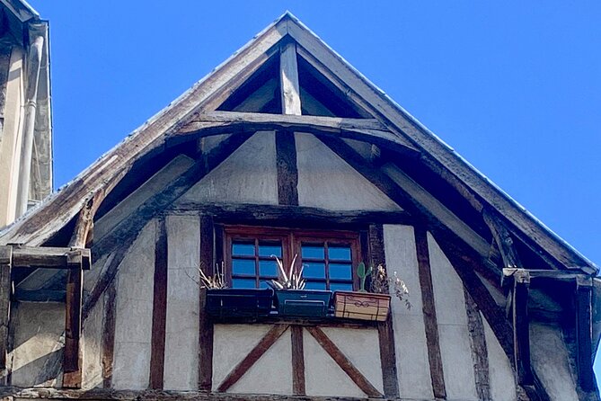 Marais Tour With a Local - Starting at Aux Désirs de Manon: A Bakery You Can’t Miss