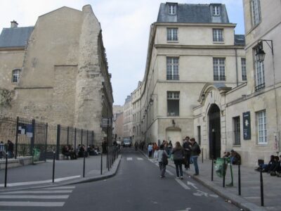 Marais Walking Tour: Lifestyle in Paris - Meeting Point at Rue de Rivoli: A Quick Start That Helps
