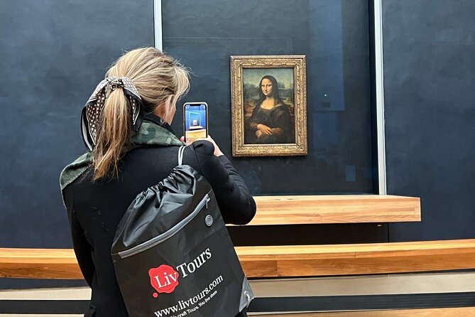 Mona Lisa First Viewing: Louvre Guided Tour with Max 6 People - Meeting point: start in the right place (Pyramid area)