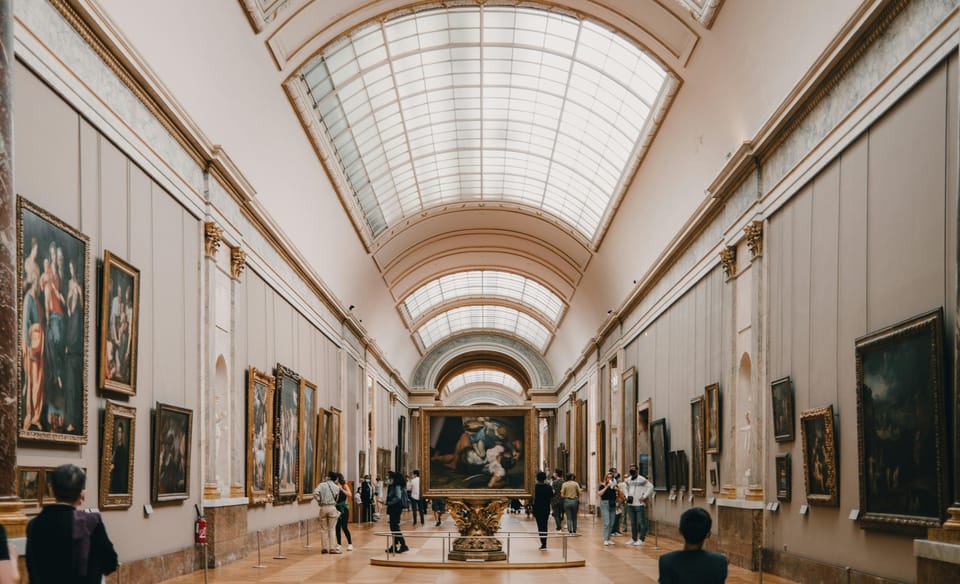 Mona Lisa & Treasures: 6-people Max Louvre Experience - How the guides change the museum experience