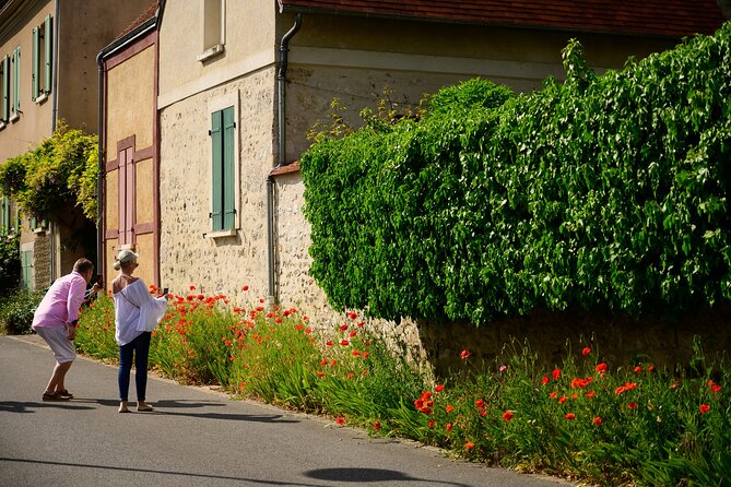 Monet's House and Garden & Giverny Village - Giverny village stroll: the calm after the garden