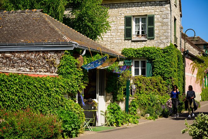 Monet's House and Garden & Giverny Village - What the guide adds: clear walking help makes the art stick