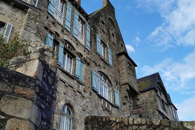 Mont Saint Michel Private VIP Tour with Champagne from Paris - What you’re really paying for: private logistics + included extras