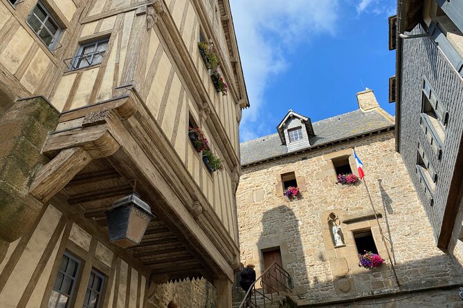 Mont Saint-Michel Small-group 2 to 7 people from Paris - Upgrade options: hotel transfers and Calvados tasting