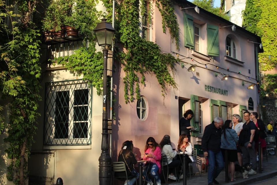 Montmarte painting session and walking tour for kids ! - The puzzle path: games, riddles, and maze pages to color
