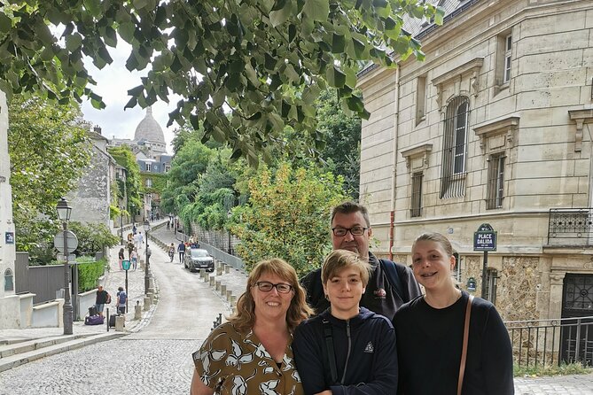 Montmartre and Sacre Coeur Private Guided Tour in Paris - How This Tour Delivers Value (Even for a Short 1.5-Hour Plan)