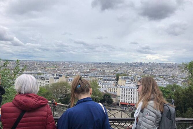 Montmartre and the Sacré-Coeur with the best guides in Paris - Clos Montmartre and the “vineyard in Paris” fact you can’t un-know