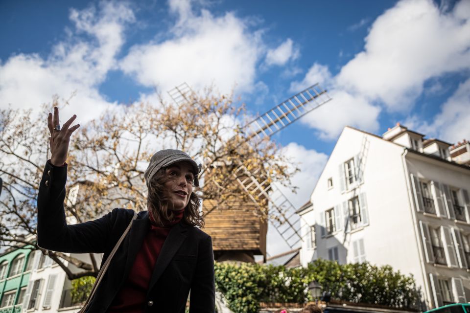 Montmartre en chansons: tour with a professional singer - Key things that make this tour worth your time