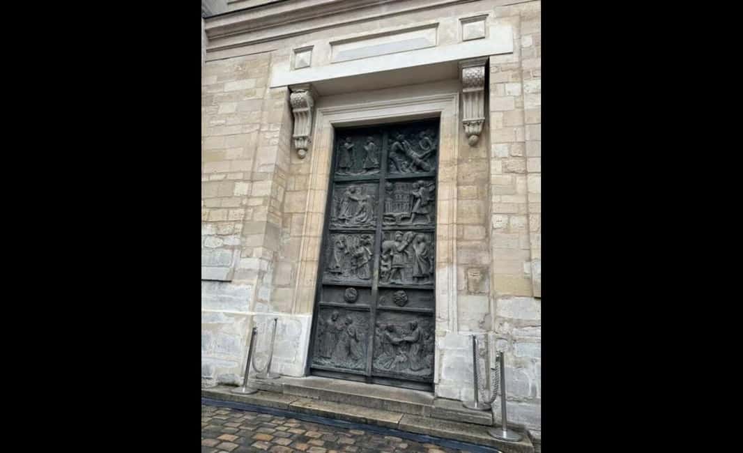 Montmartre for Art Lovers - Walking tour with Expert Guide - Saint-Pierre de Montmartre and the Sacré-Cœur Finish